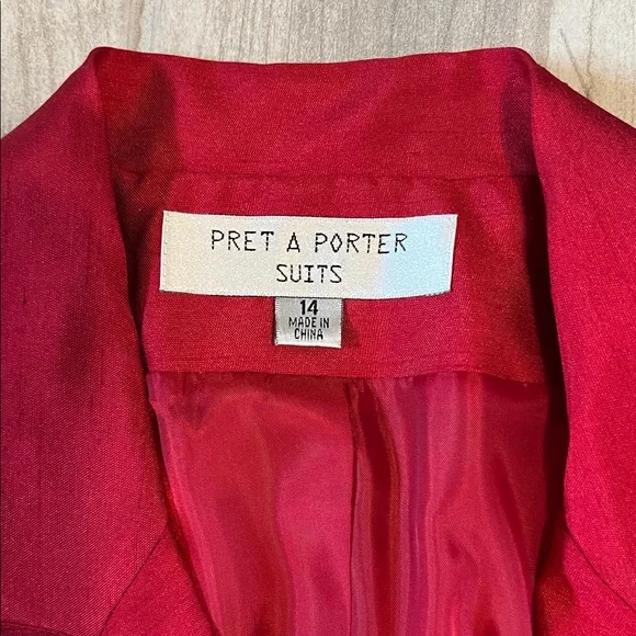 Women's Scarlet Suit - Picture 2 of 7